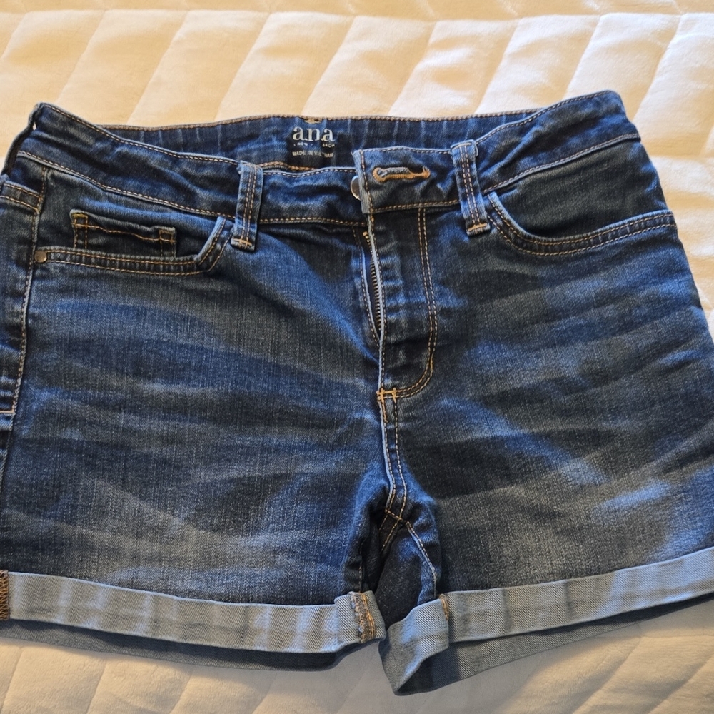 a.n.a Women's Classic Blue Jean Shorts